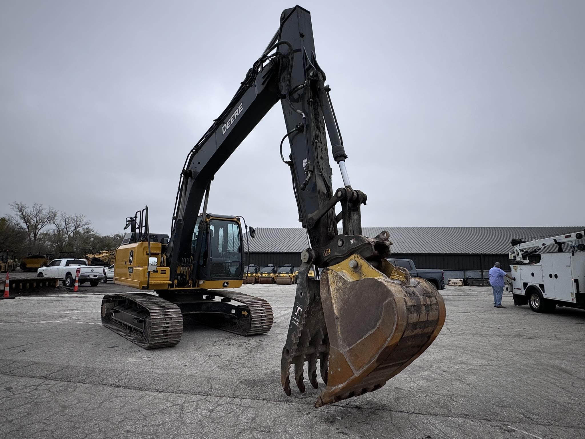 2023 John Deere 200G